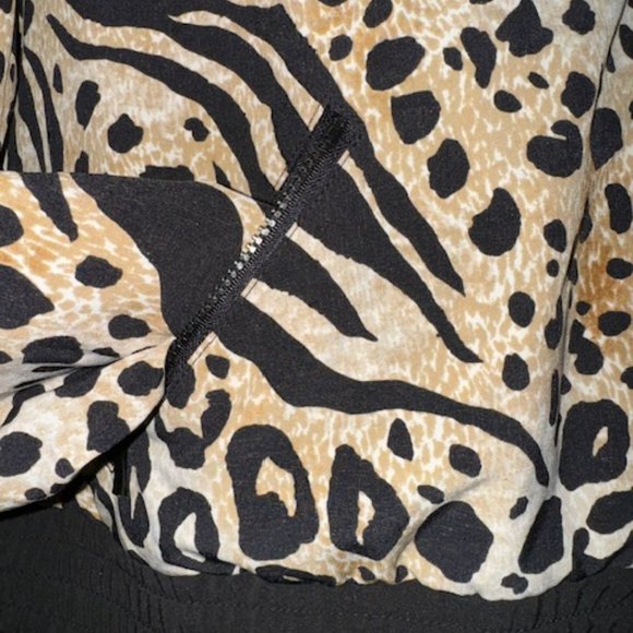 Zenergy by Chico's Size 1 Animal print lightweight jacket/zipper pockets - Picture 4 of 6